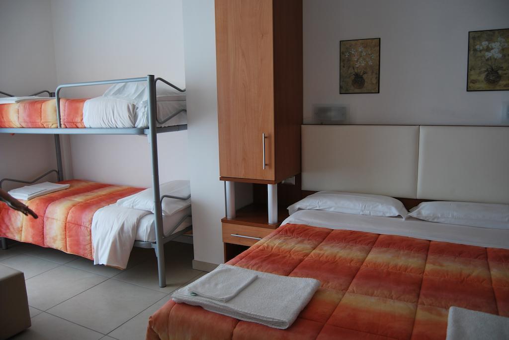 Hotel Europa Nereto Ruang foto